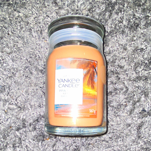 Yankee candle pink sands - candle,
