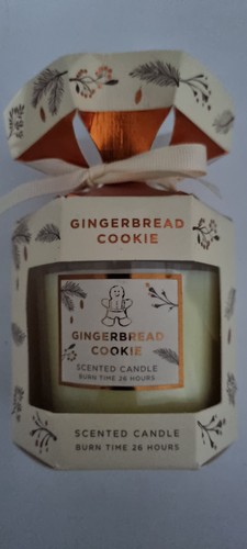 Gingerbread scented candle - b&m,