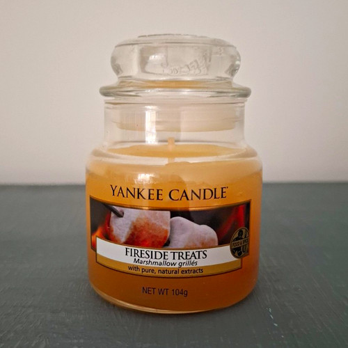 Yankee candle fireside treats - candle,
